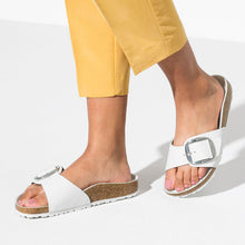 Load image into Gallery viewer, Madrid White BB Sandal
