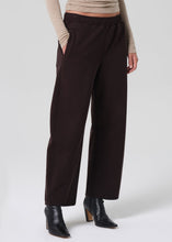 Load image into Gallery viewer, Miro Sweatpant - Chocolate