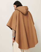 Load image into Gallery viewer, Castelwick Poncho- Alpaga