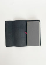 Load image into Gallery viewer, Traveler Leather Journal
