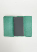 Load image into Gallery viewer, Traveler Leather Journal