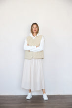 Load image into Gallery viewer, Quilted Vest Beige
