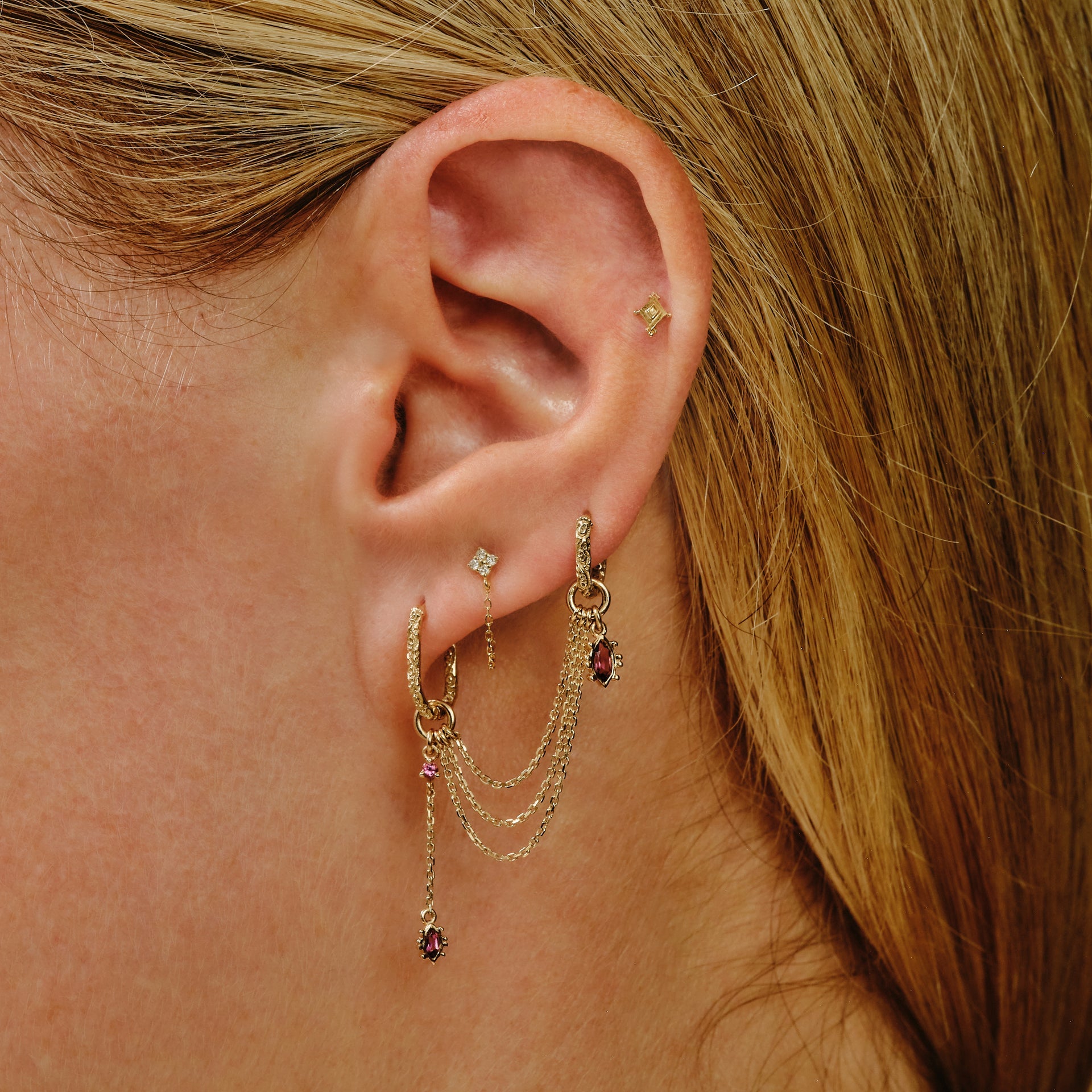 9KT Diamond Dala Loop Chain Stud single