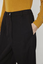 Load image into Gallery viewer, Wool Blend Pintuck Pants - Black
