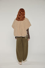 Load image into Gallery viewer, Reversible High-Neck Vest
