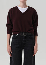 Load image into Gallery viewer, Vernata Pullover - Mahogany
