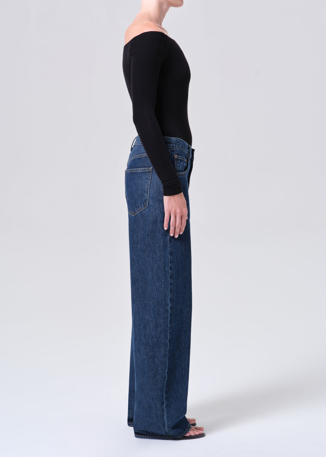 Low Curve Jean Crop Pendulum