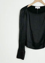 Load image into Gallery viewer, Long Sleeve Split Back Pullover
