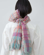 Load image into Gallery viewer, Scarf N°756 - Azalea
