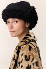 Load image into Gallery viewer, Women Hat - Black
