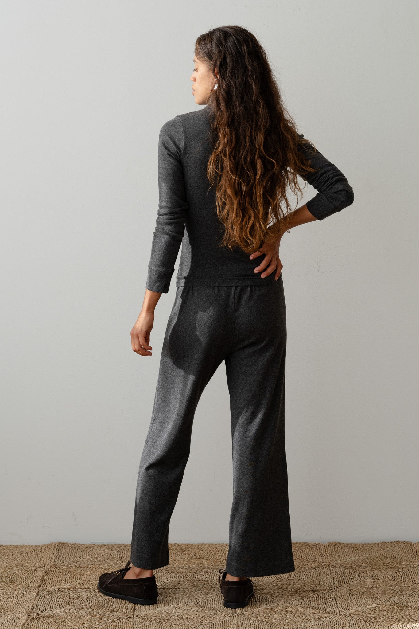 The Baby Rib Scallop Pant - Charcoal Grey