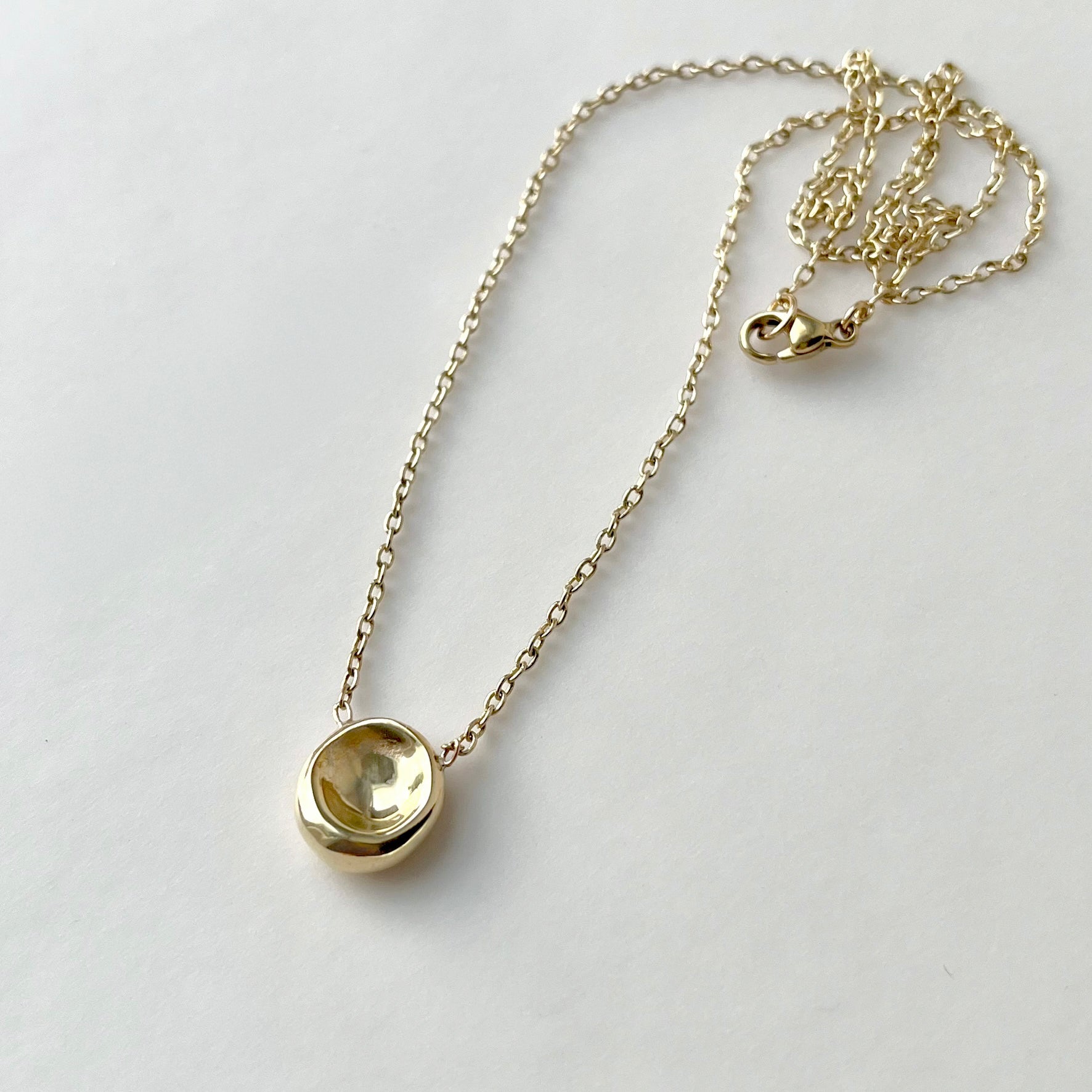 Dimple Pendant 16" - Gold