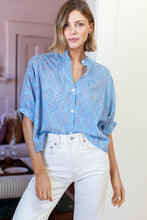 Load image into Gallery viewer, Mandarin collar top O/S Florence Mist
