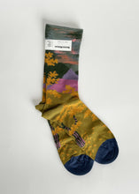 Load image into Gallery viewer, Patterned Crew Socks
