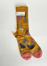 Load image into Gallery viewer, Patterned Crew Socks
