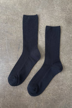 Load image into Gallery viewer, Crisp Step Socks - Black
