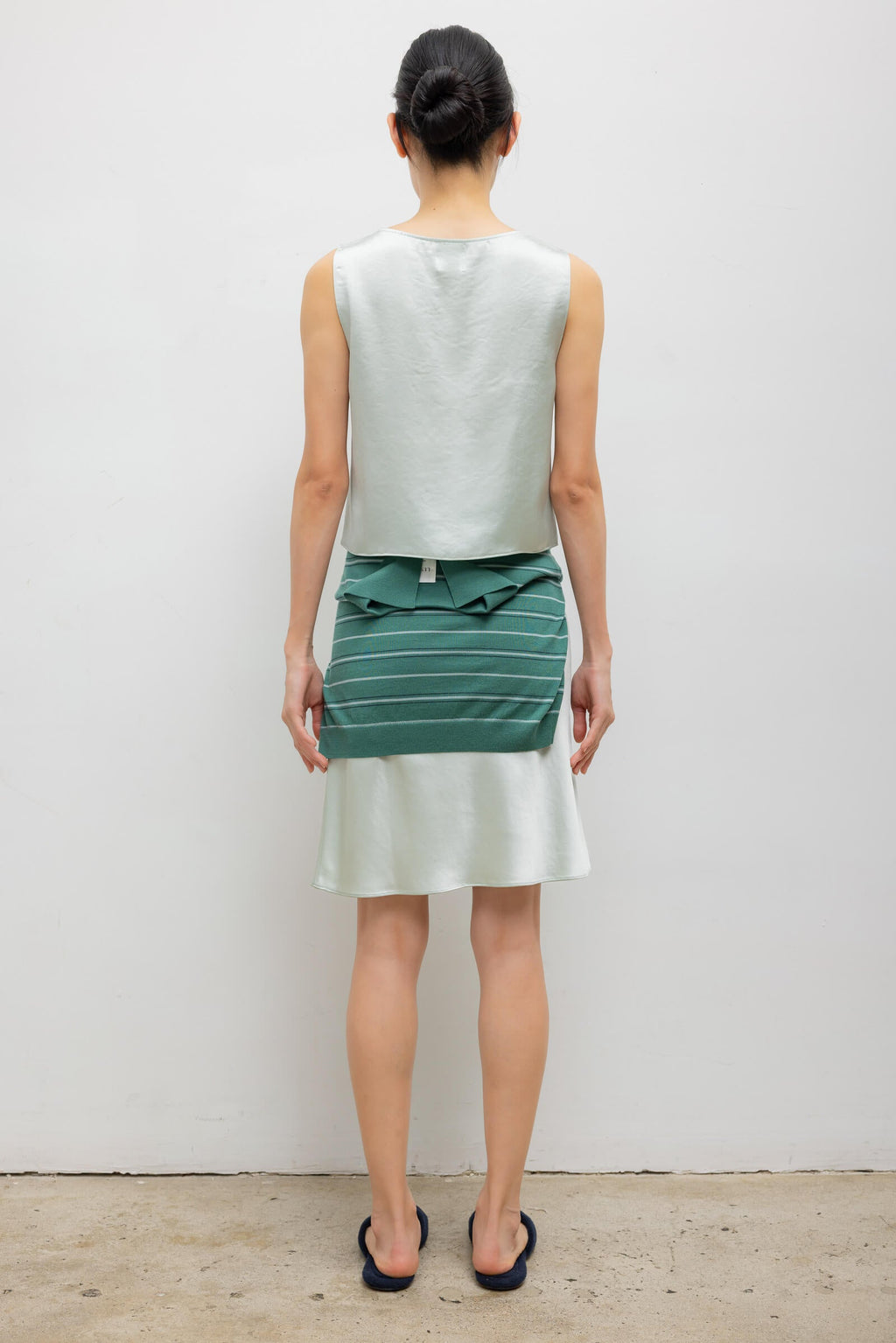 Barb V Neck Shell