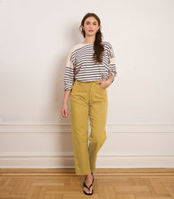 Load image into Gallery viewer, Amelia Barrel Pants Khaki
