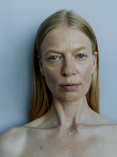 Load image into Gallery viewer, Oda Studs - Silver
