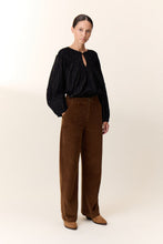 Load image into Gallery viewer, Pamira Highwaist Straight Trousers - Havana
