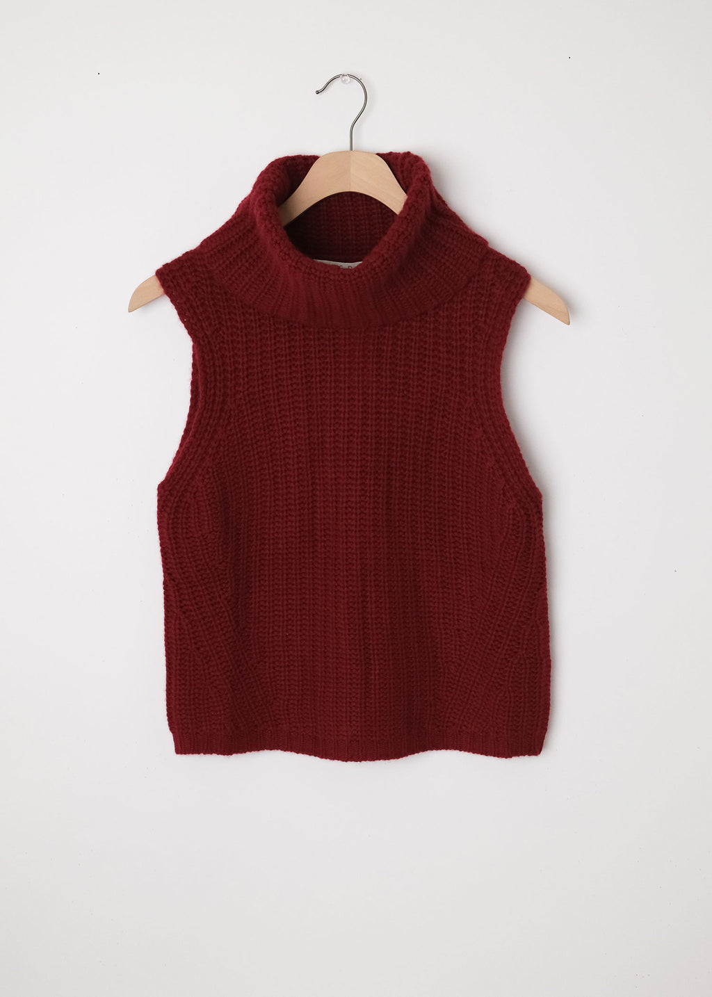 Polly Cashmere Vest Currant