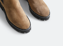 Load image into Gallery viewer, Brooke Boots - Brown Suede
