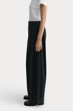 Load image into Gallery viewer, Tany Pant - Black
