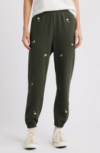 Load image into Gallery viewer, The Stadium Sweatpant - Woodland Green
