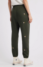 Load image into Gallery viewer, The Stadium Sweatpant - Woodland Green
