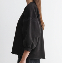 Load image into Gallery viewer, Fond Sweatshirt
