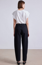 Load image into Gallery viewer, High Rise Mari Barrel Jean - Luna Wash
