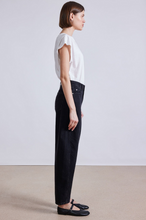 Load image into Gallery viewer, High Rise Mari Barrel Jean - Luna Wash
