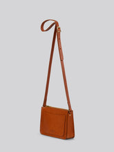 Load image into Gallery viewer, Sparrow Cross body- Grainy Tan
