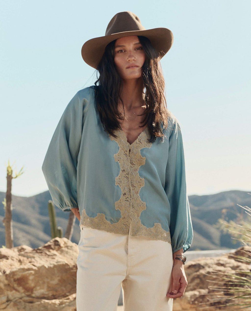 The Legacy Top Blue/Cream