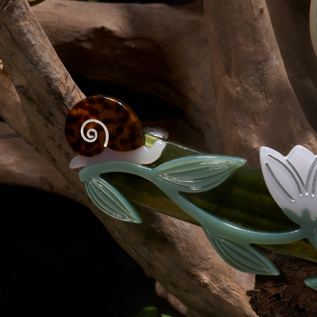 Broceliande Barrette Lotus Snails