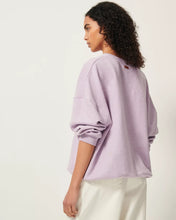 Load image into Gallery viewer, Chebbi Sweatshirt - Lilac
