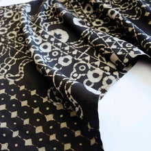 Load image into Gallery viewer, Lightweight Crop Top - Black Lux

