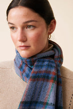 Load image into Gallery viewer, Simple Plaid Scarf
