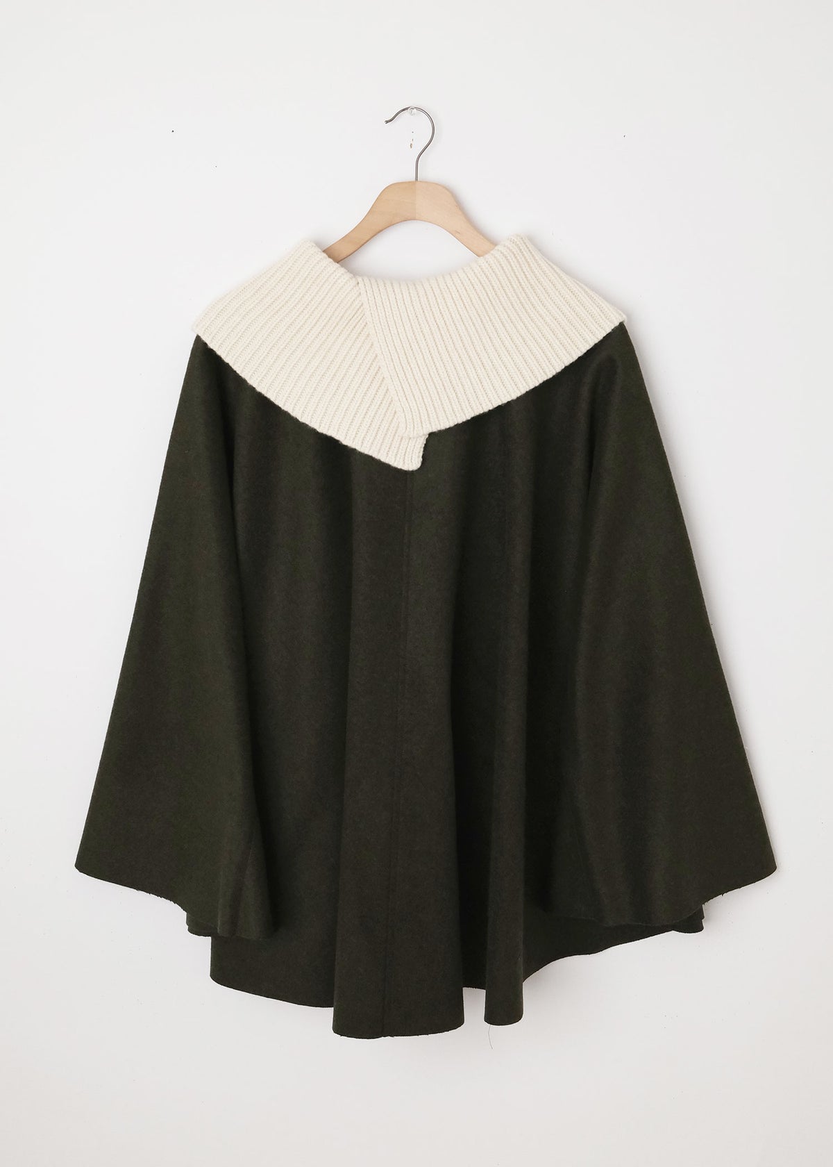 Knitted Collar Cape