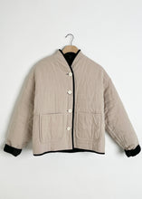 Load image into Gallery viewer, Holly Reversible Jacket
