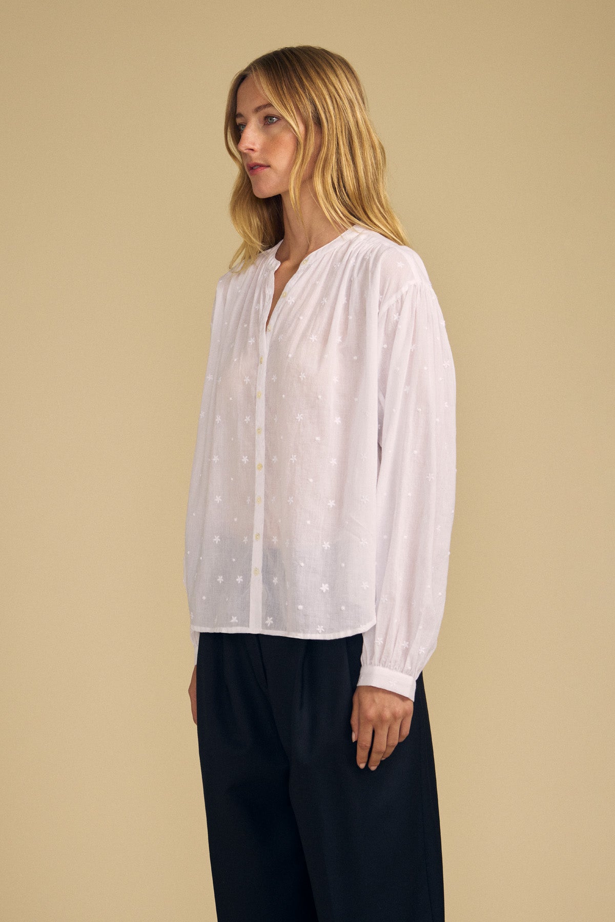 Julianne Top