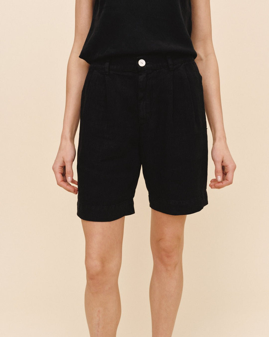Pleated Bermuda