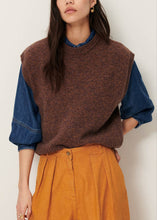 Load image into Gallery viewer, Fabinino Vest - Agate Brown
