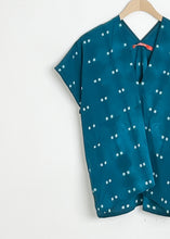 Load image into Gallery viewer, Studio Box Top - Teal
