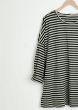 Load image into Gallery viewer, Oversized T-Shirt O/S

