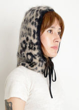 Load image into Gallery viewer, Sybel Fluffy - Leopard Camel
