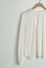 Load image into Gallery viewer, Tamara Blouse - Winter
