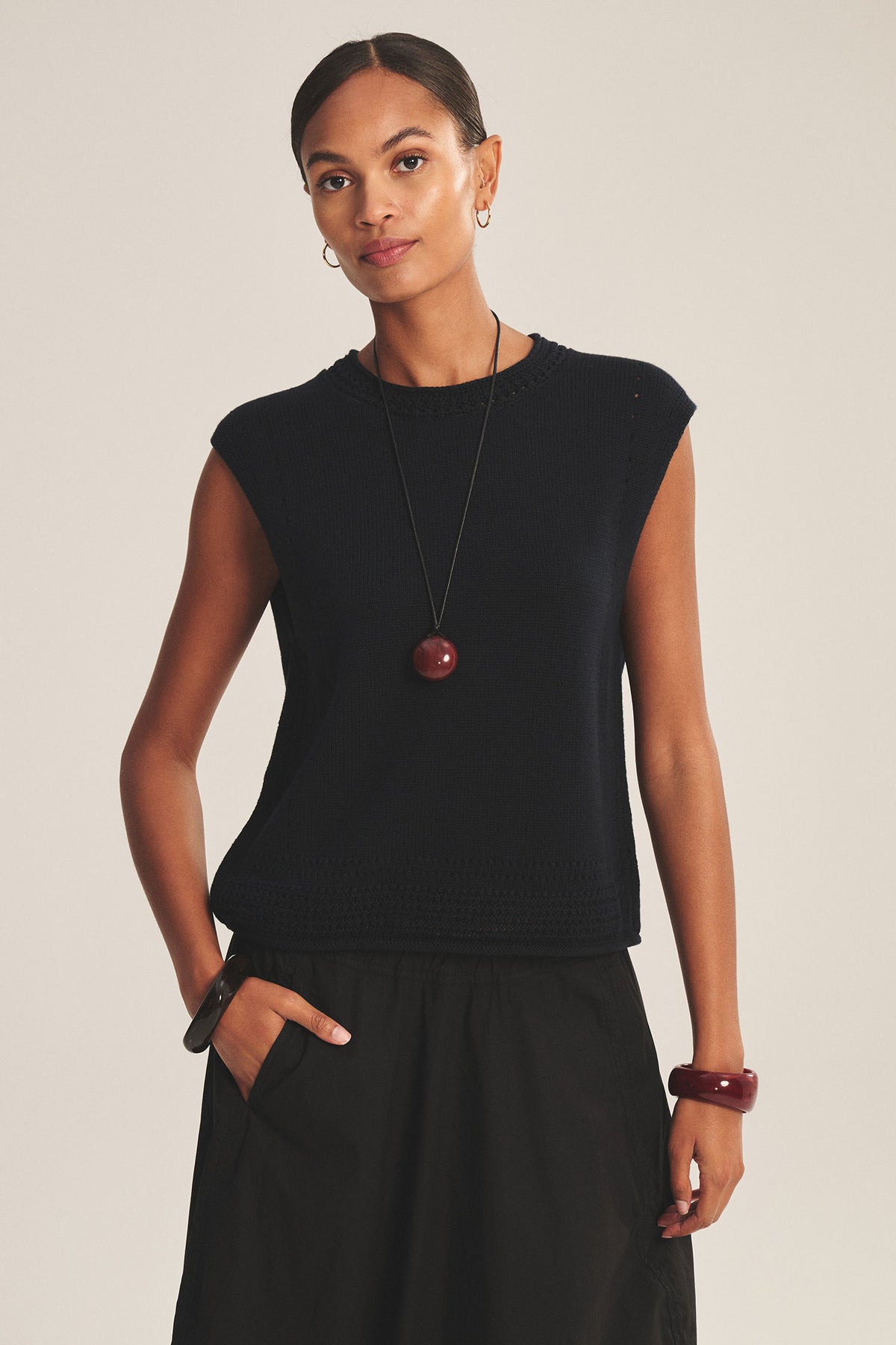 Vanny Sleevless Pullover