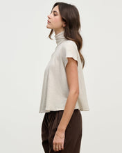 Load image into Gallery viewer, Savi mockneck Tee - Cookie
