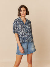 Load image into Gallery viewer, Cotton Voile Box Shirt in Digital Ginger
